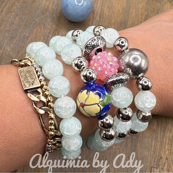 Handmade blue quartz jade beaded bracelet - Picture 2 of 2